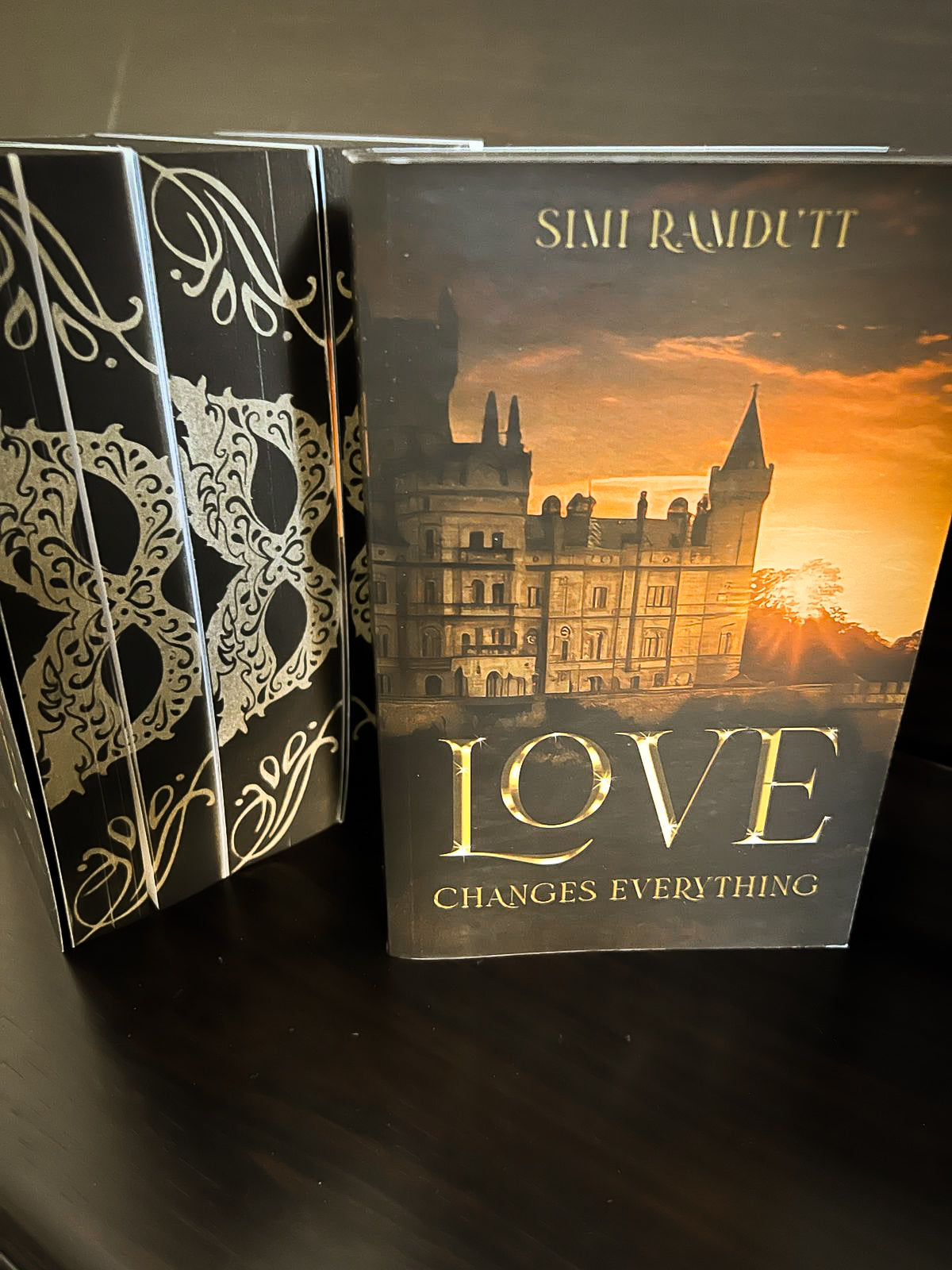 Love Changes Everything - Special Edition